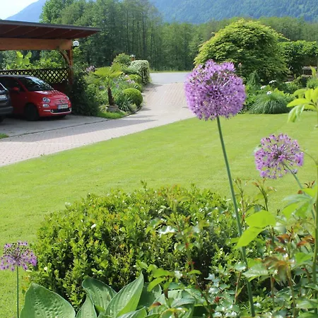 Blumenpension Strauss - בית הארחה