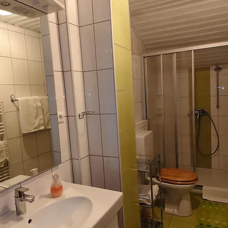 Konukevi Blumenpension Strauss - 3*