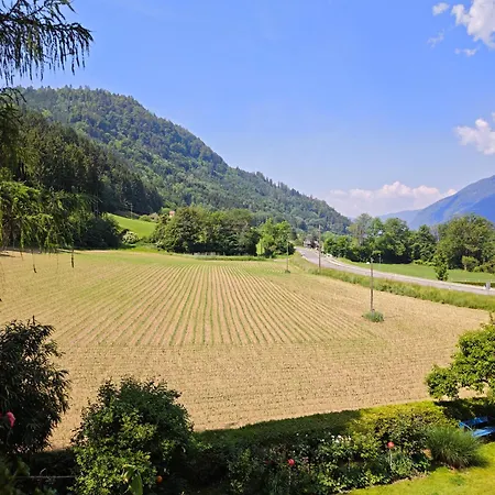 Konukevi Blumenpension Strauss -