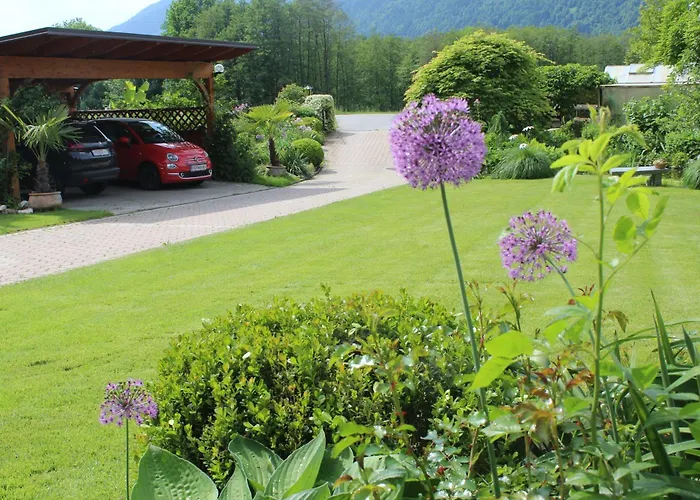 Blumenpension Strauss - Guest house