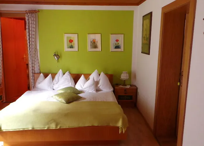 Guest house Blumenpension Strauss -