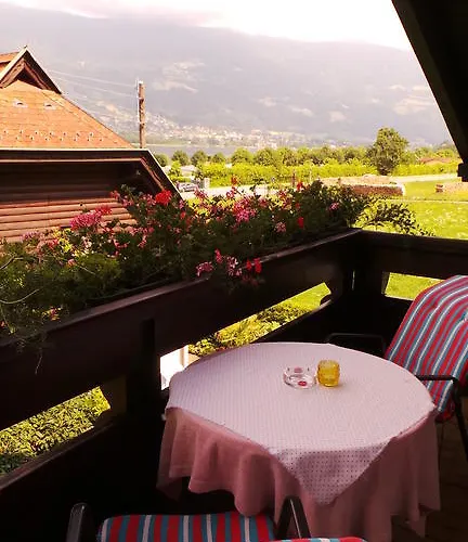 Guest house Blumenpension Strauss -